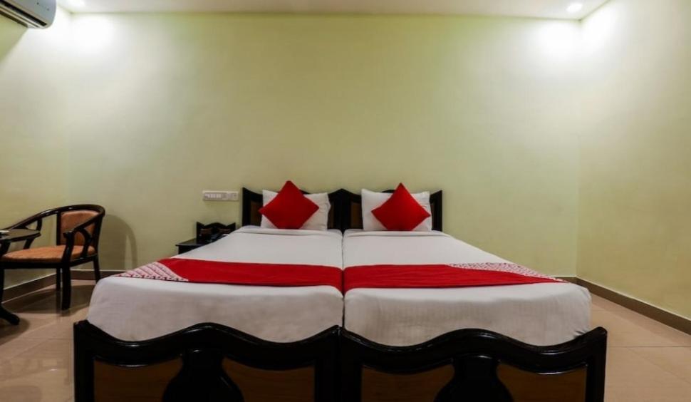 Hotel Meridian Grand 샴샤바드 외부 사진