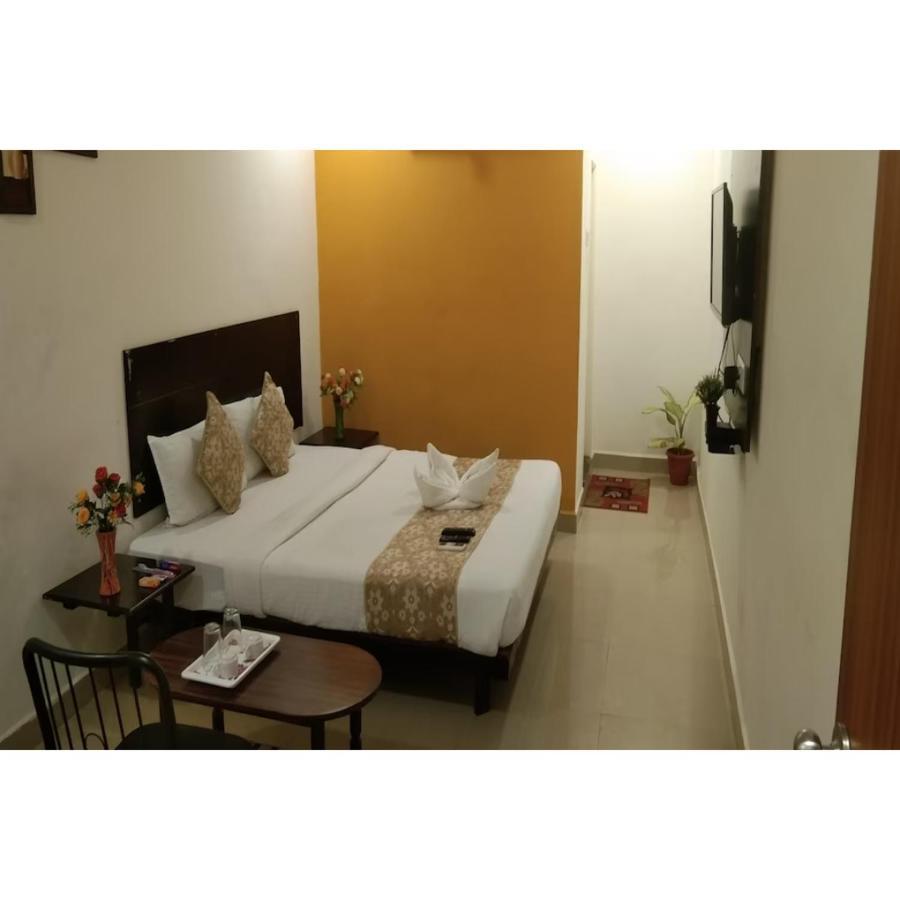 Hotel Meridian Grand 샴샤바드 외부 사진