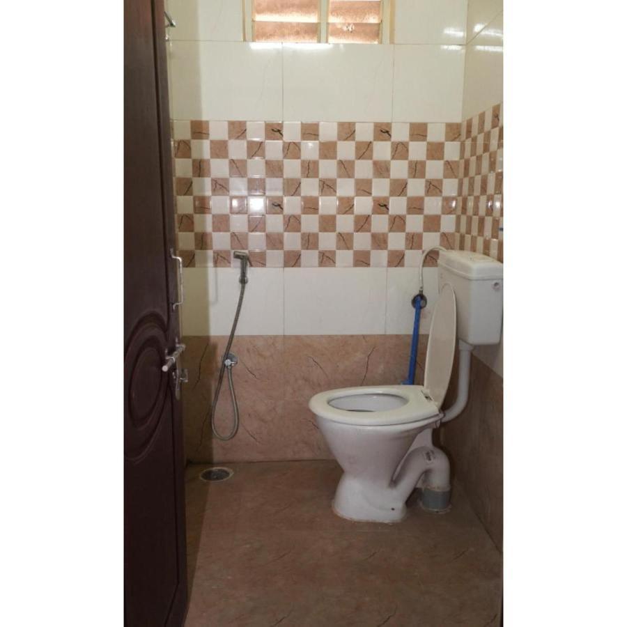 Hotel Meridian Grand 샴샤바드 외부 사진
